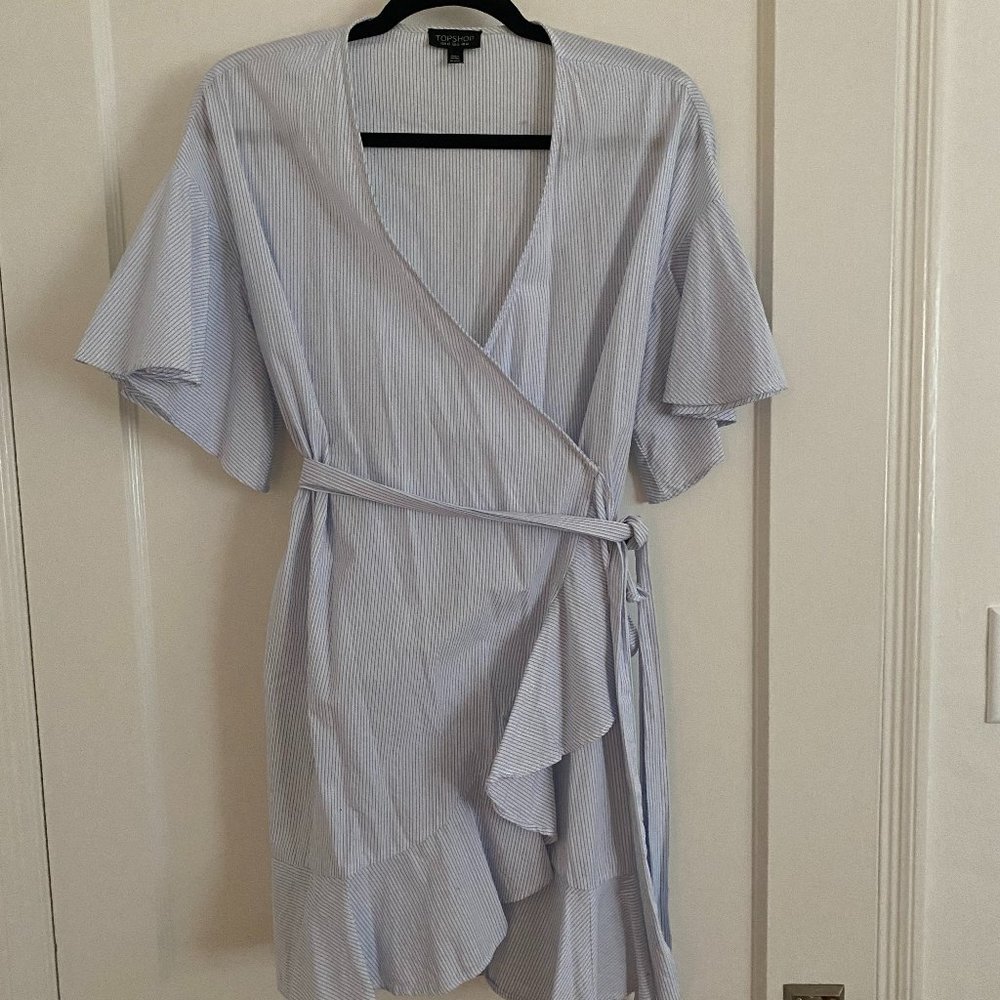 TOPSHOP | SHORT, RUFFLED WRAP DRESS